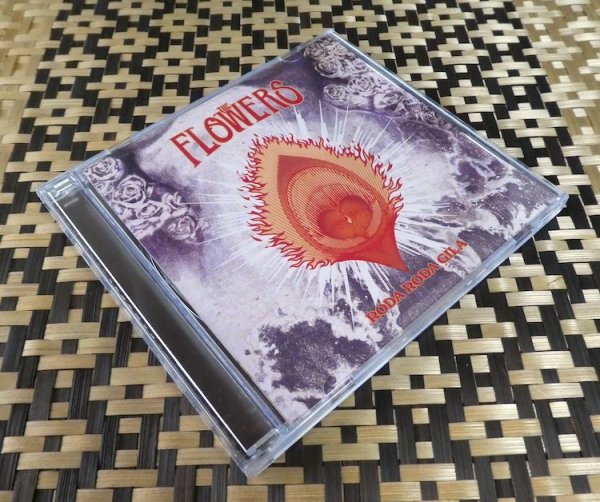 画像2: THE FLOWERS "Roda Roda Gila" (2)