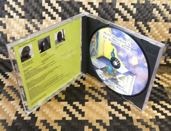 Martin Vengadesanのサイン入り